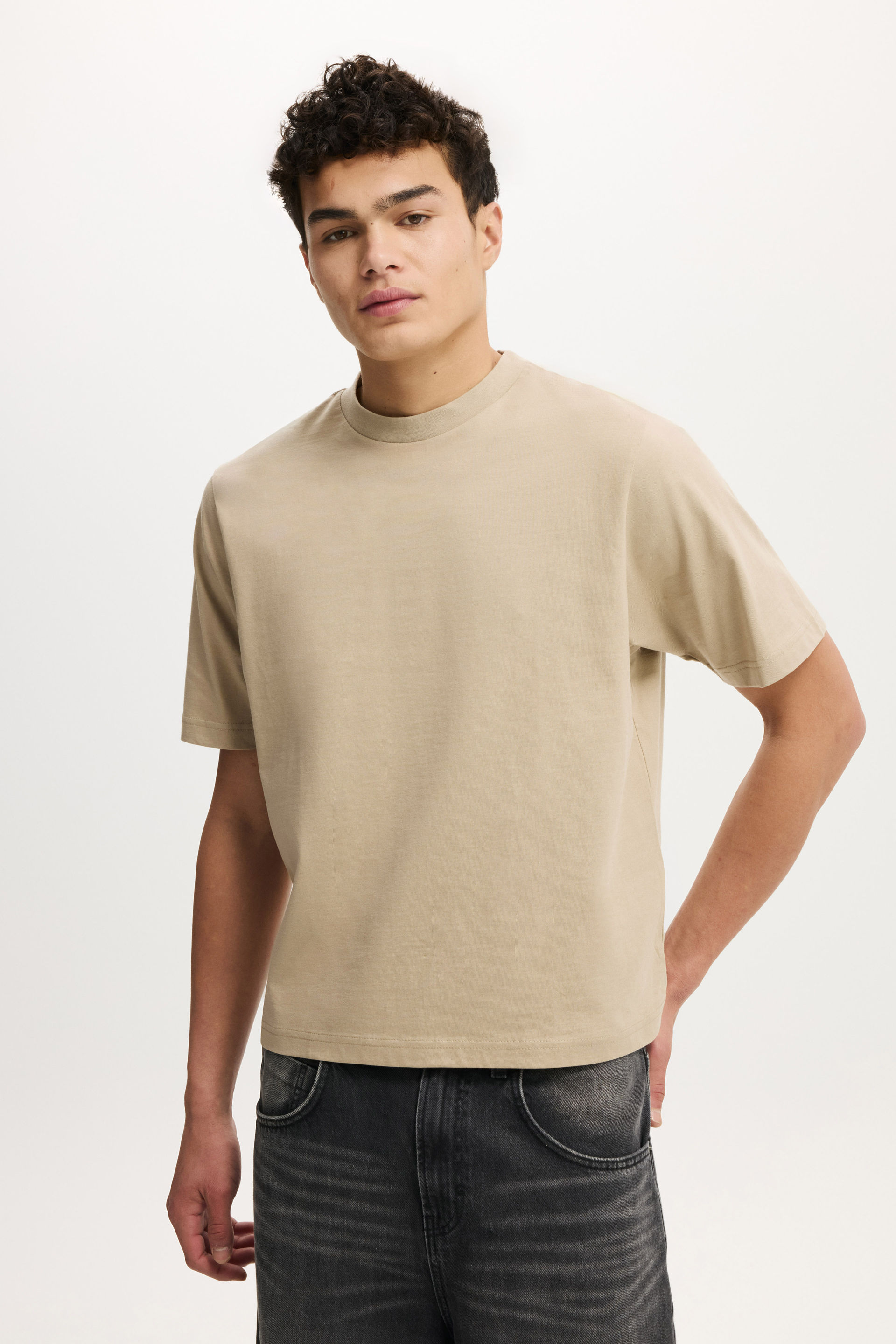 Cotton On Men – Cropped Fit Shirt – Gravel stone Cotton On Men – Cropped Fit Shirt – Gravel stone