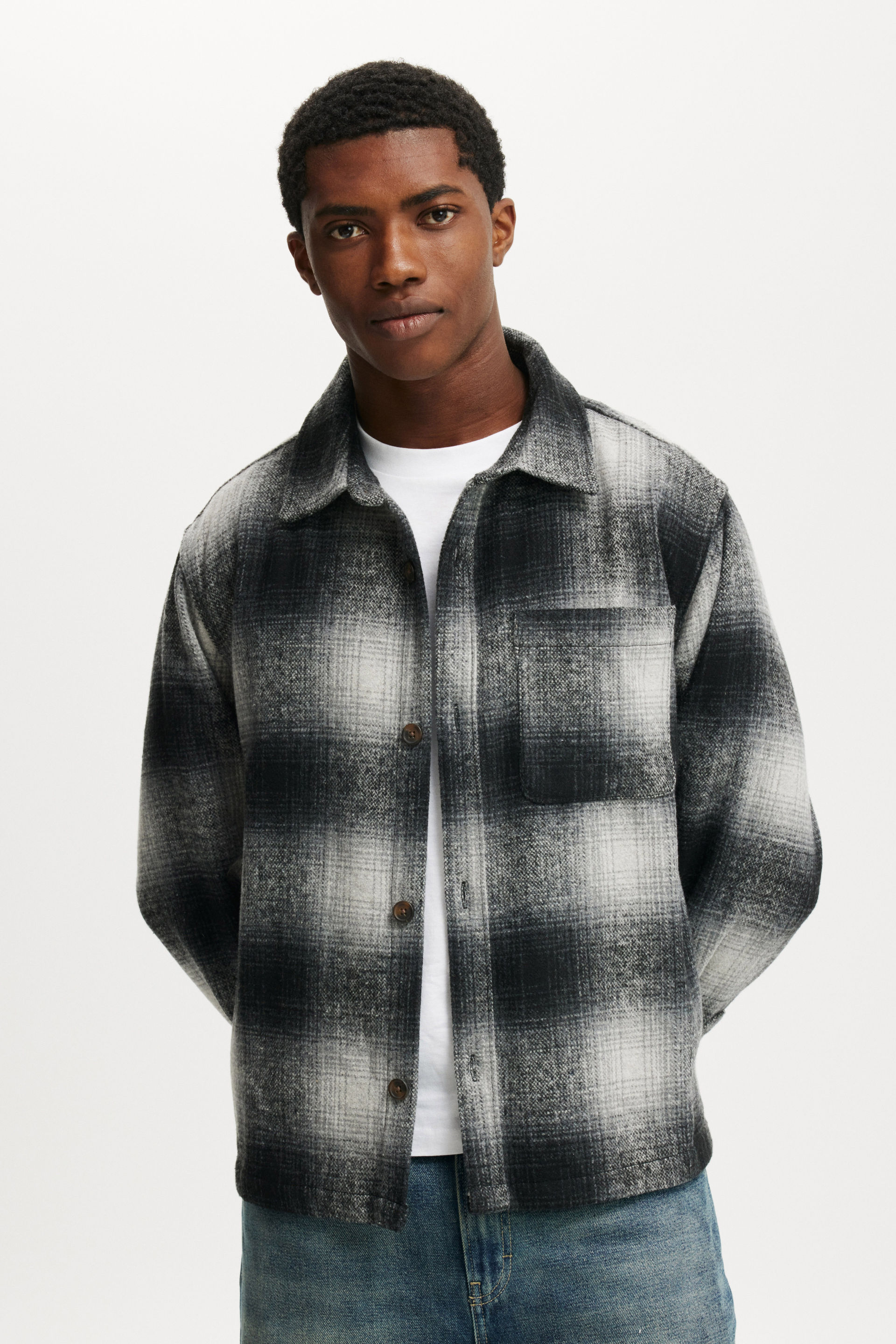 Cotton On Men – Boxy Overshirt – Black shadow check Cotton On Men – Boxy Overshirt – Black shadow check
