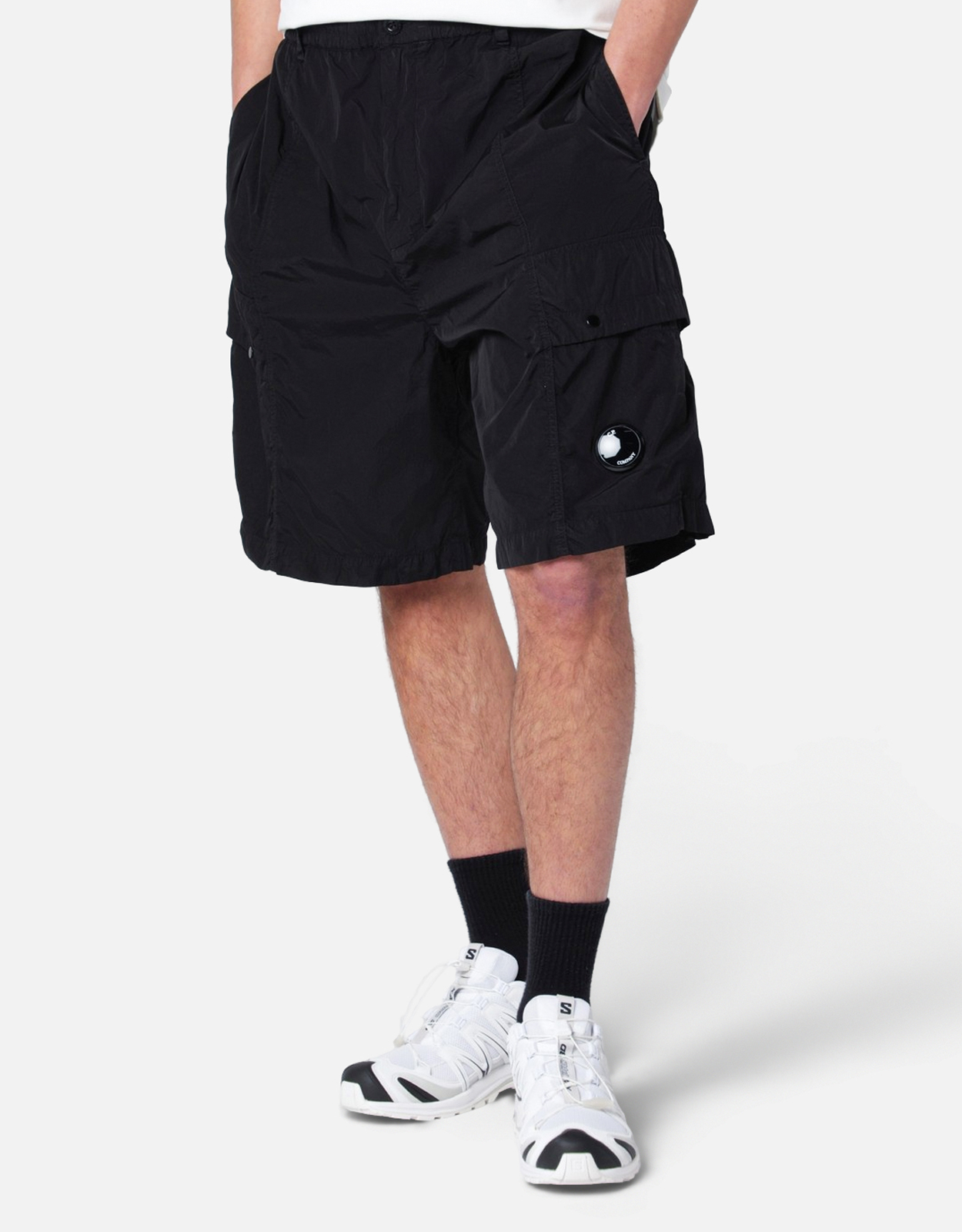 C.P. Company Men’s Chrome-R Lens Technical Fabric Boxy Cargo Shorts – IT C.P. Company Men’s Chrome-R Lens Technical Fabric Boxy Cargo Shorts – IT