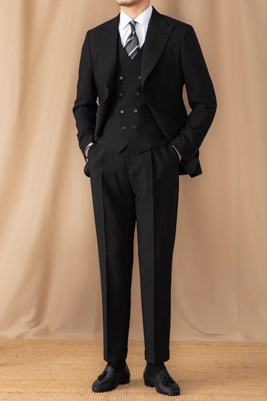 Aesido Black Piece Business Casual Peak Lapel Men’s Suit Blazer+Vest+Pants – Black R Aesido Black Piece Business Casual Peak Lapel Men’s Suit Blazer+Vest+Pants – Black R