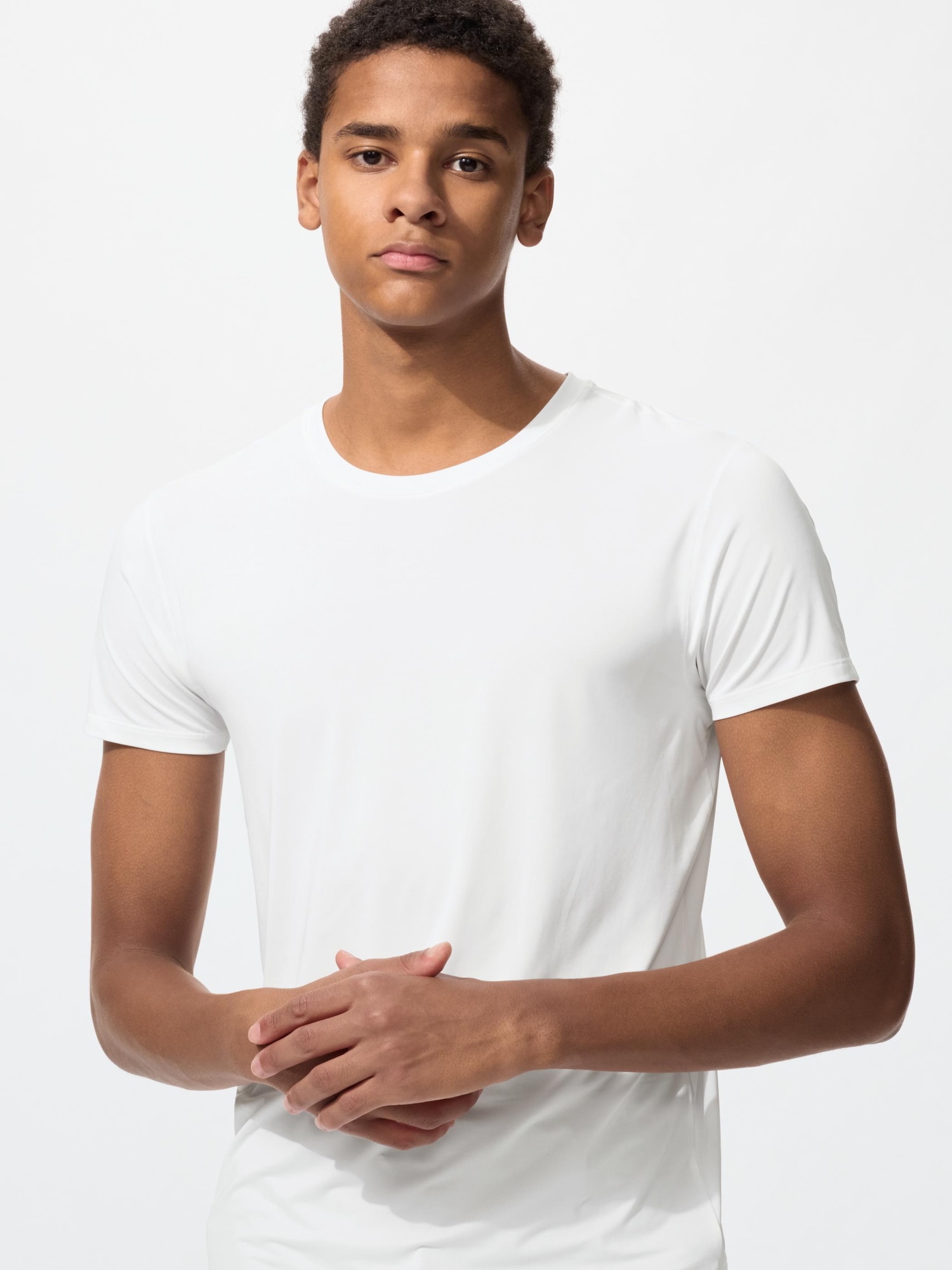 UNIQLO Men’s AIRism Crew Neck Shirt with Quick-Drying, White, Large UNIQLO Men’s AIRism Crew Neck Shirt with Quick-Drying, White, Large