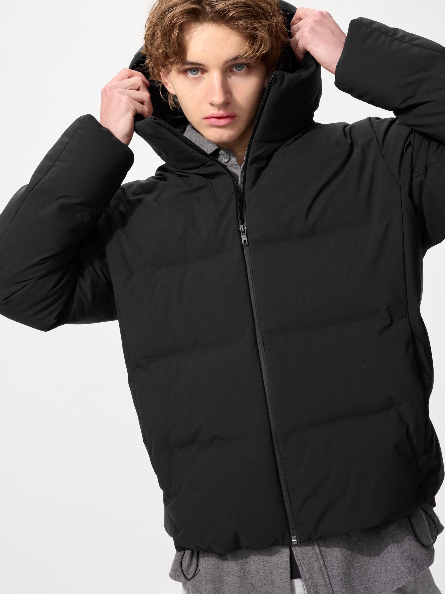 UNIQLO Men’s Seamless Down Parka with Water-Repellent, Black, Small UNIQLO Men’s Seamless Down Parka with Water-Repellent, Black, Small