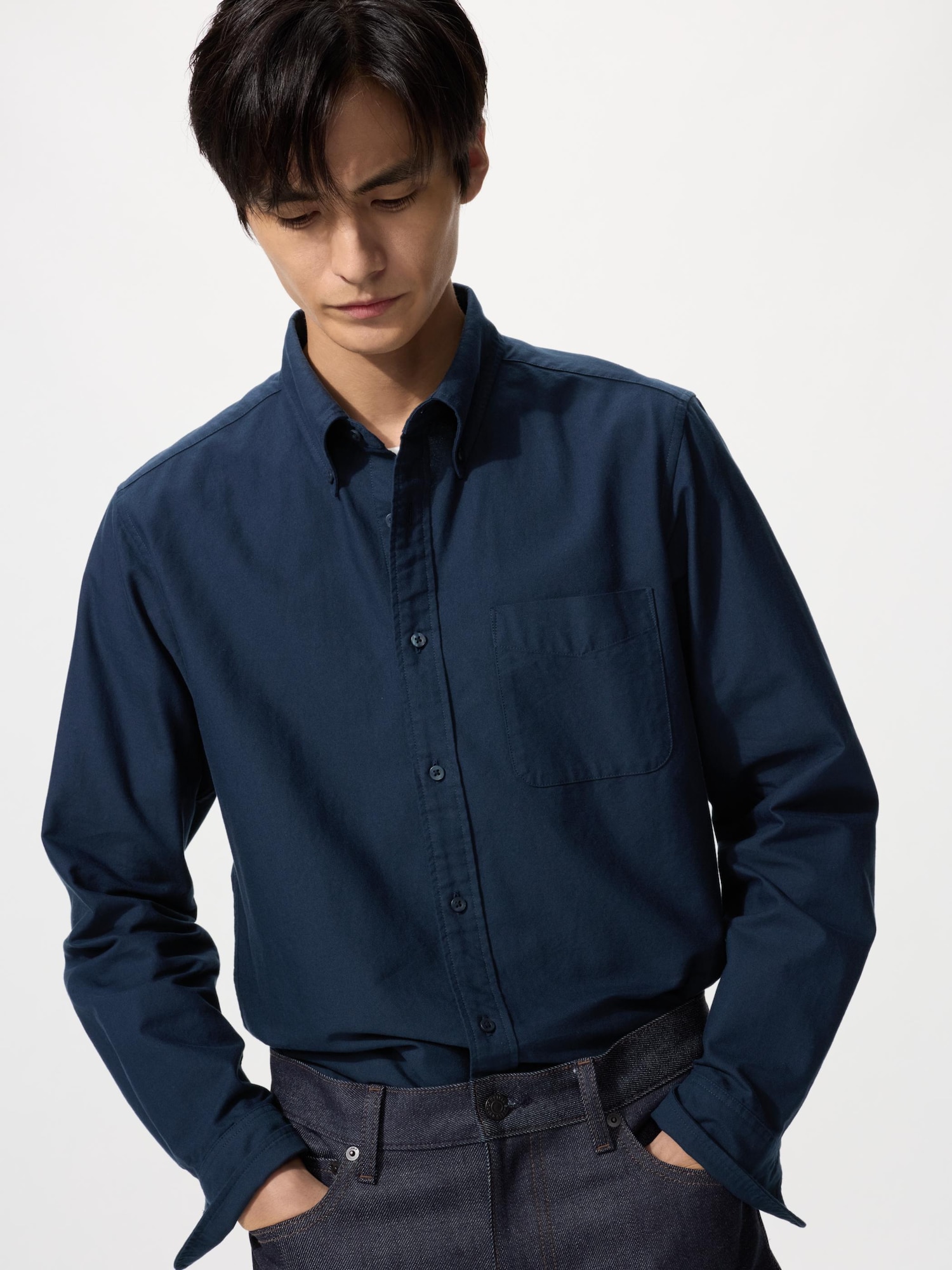 UNIQLO Men’s Oxford Slim Shirt, Navy UNIQLO Men’s Oxford Slim Shirt, Navy