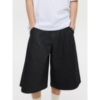 One-Pleat Bermuda Denim Shorts [Black]
