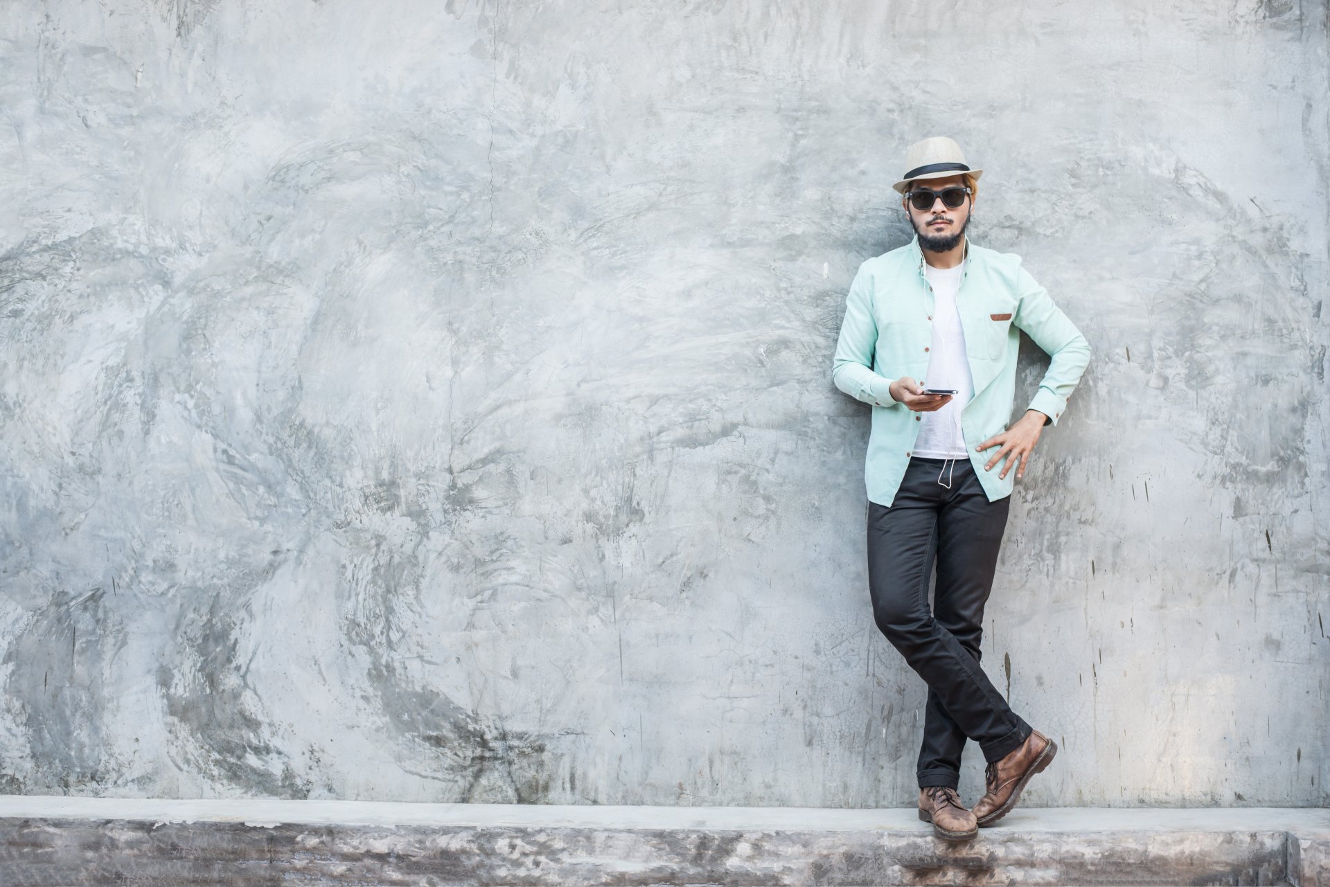 Why Most Men’s Style Advice is Actually Making You Dress Worse (I Should Know – I Used to Follow All of It) Why Most Men’s Style Advice is Actually Making You Dress Worse (I Should Know – I Used to Follow All of It)